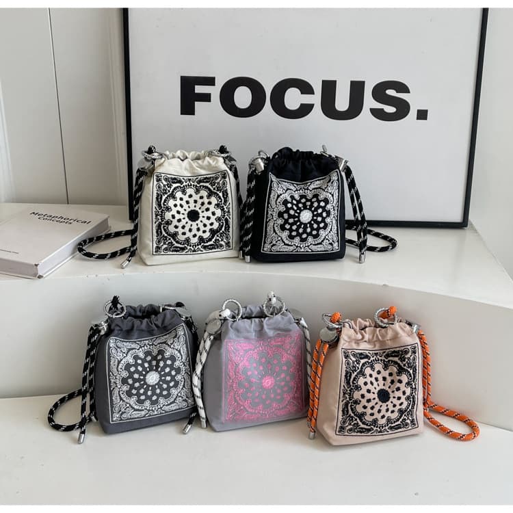 ミニバッグ ミニバッグ 花柄刺繍巾着ミニショルダーバッグ