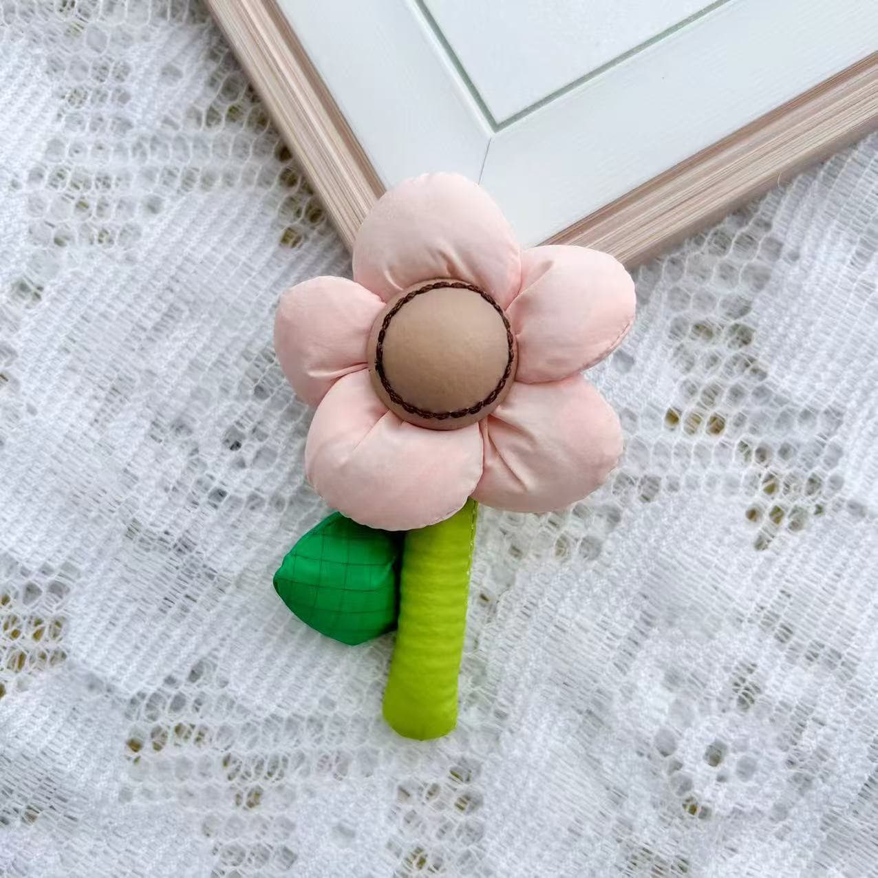 ミニバッグ お花モチーフ三角ミニバッグ