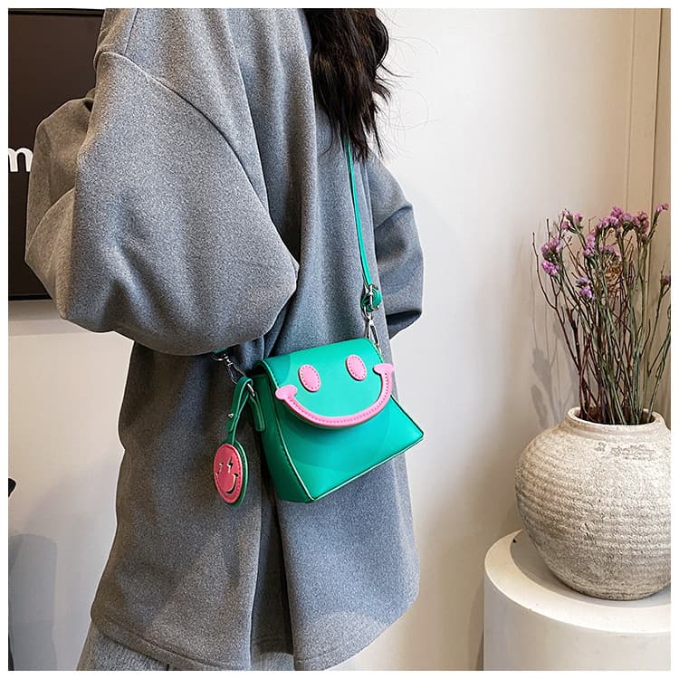 ミニバッグ ミニバッグ にこにこフェイスミニショルダー