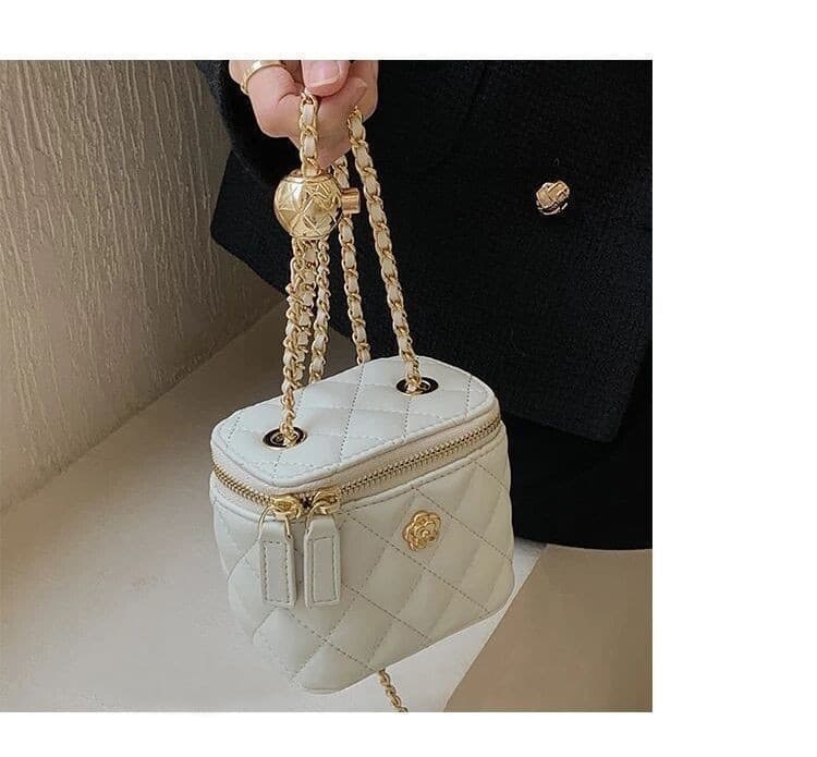 ミニバッグ ミニバッグ 花モチーフキルティングミニショルダー
