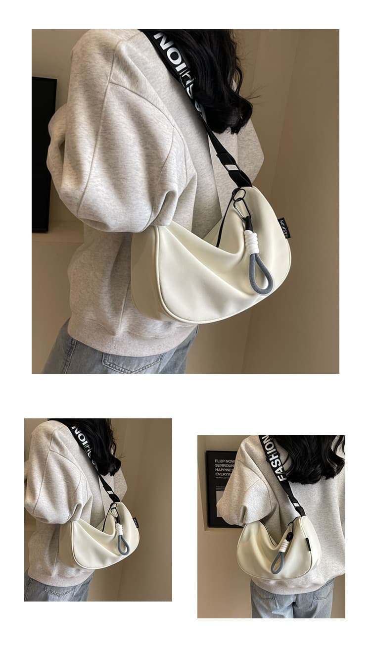 ミニバッグ ロゴ入りストラップ月型ミニバッグ