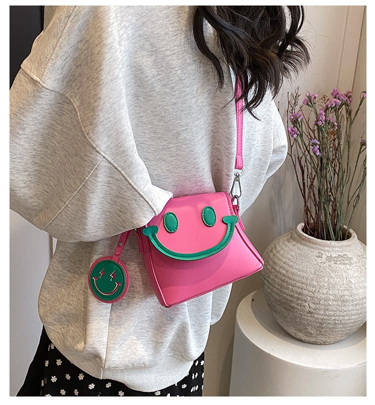 ミニバッグ ミニバッグ にこにこフェイスミニショルダー