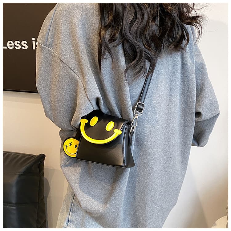 ミニバッグ ミニバッグ にこにこフェイスミニショルダー
