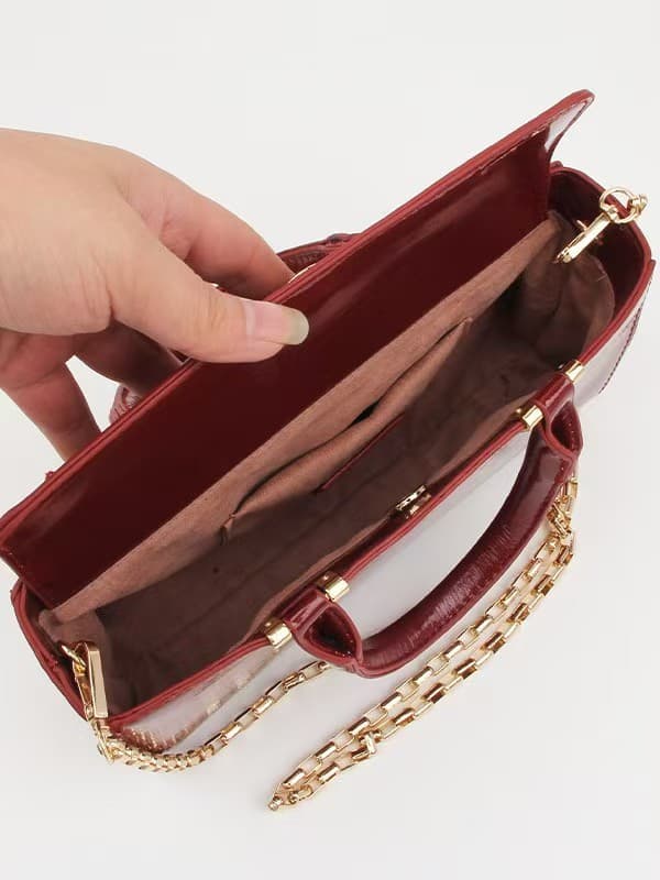 ミニバッグ 艶やかスクエアチェーンミニバッグ