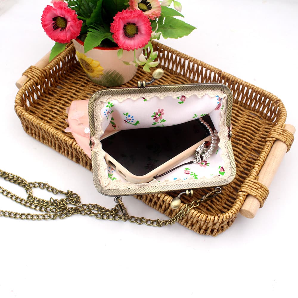 ミニバッグ 花刺繍がま口チェーンミニバッグ